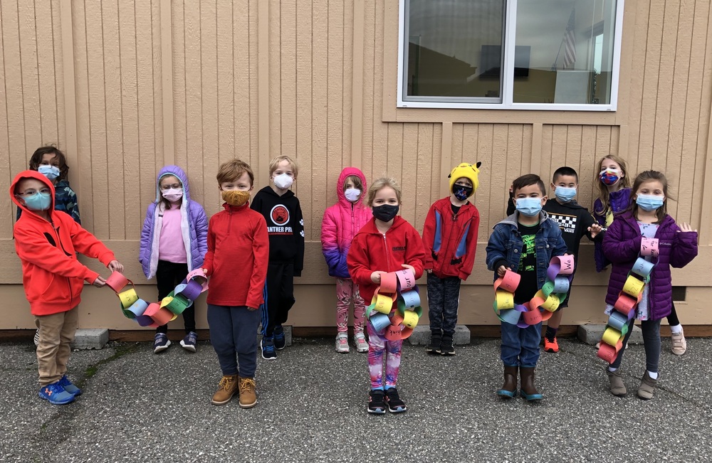 Mrs. Smith's First Grade Class Spreading Kindness | Pinewood Elementary