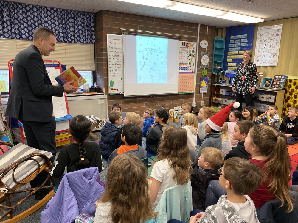 Mayor Nehring visits Pinewood Elementary School’s HiCap classes and ...